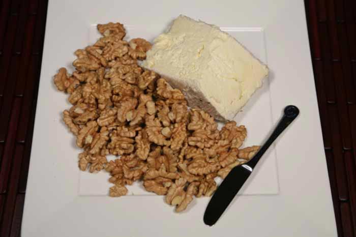Low Carb Cracker Alternatives, Starting With the Walnut