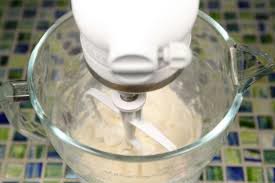 With a mixer, cream together the room-temperature cream cheese, Splenda, and vanilla until completely smooth.